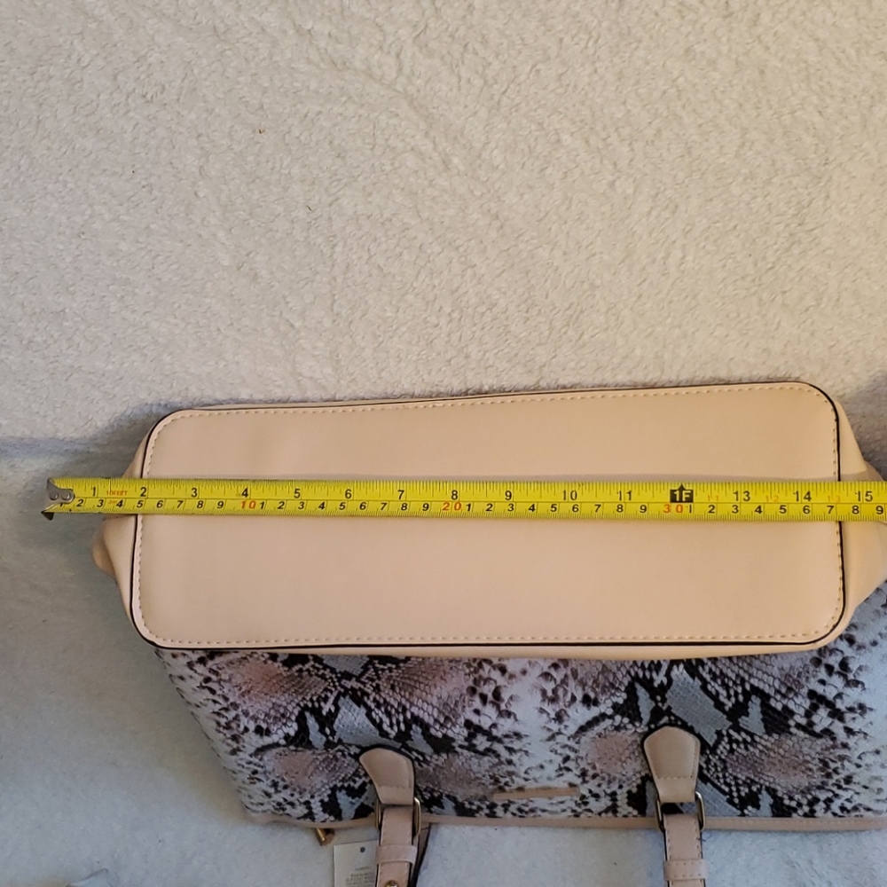 NWT Faux Snakeskin Tote . LG Handbag - Picture 15 of 16